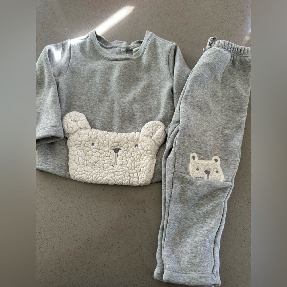 Baby Gap Grey Matching ‘Bear’ sweat set size 12-18 months